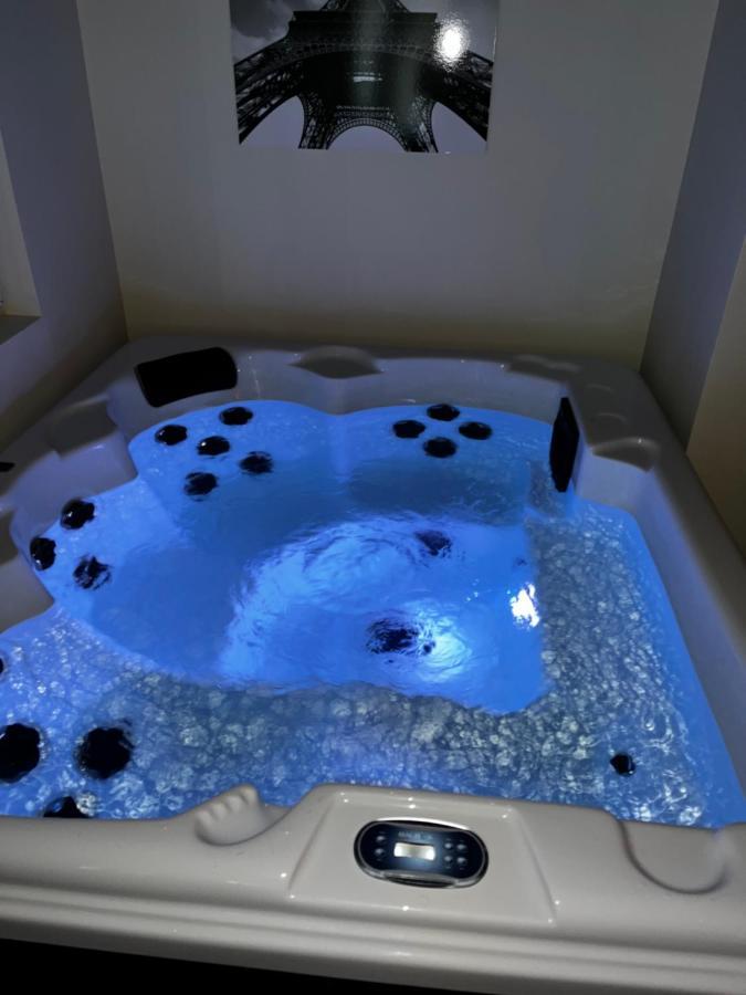 Magnifique Duplex Avec Jaccuzi, Sauna Et Cinema Room Privatif Fontenoy  Zewnętrze zdjęcie
